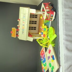 #16) #923	 Little People Play Family School 1971 w/extras set/tray/bus